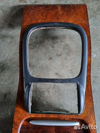 Центральный консоль на Porsche Cayenne