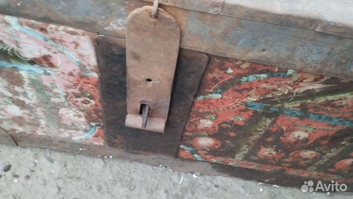 Сундук деревянный старинный