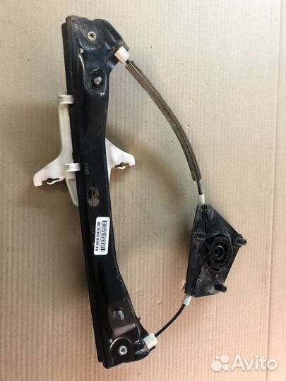 Стеклоподъемник задней правой двери VW Jetta VI