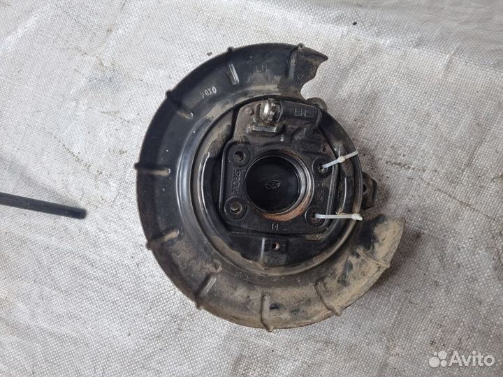 Цапфа (кулак задний левый) Хендай Соната 6 YF