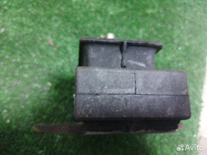 Опора подушка двигателя Mitsubishi L200 L400