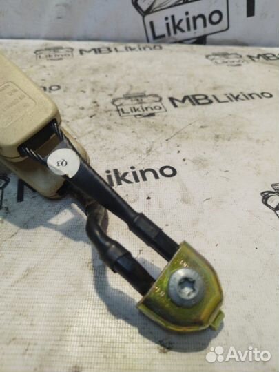 Замок ремня безопасности задний Mercedes W221 Rest