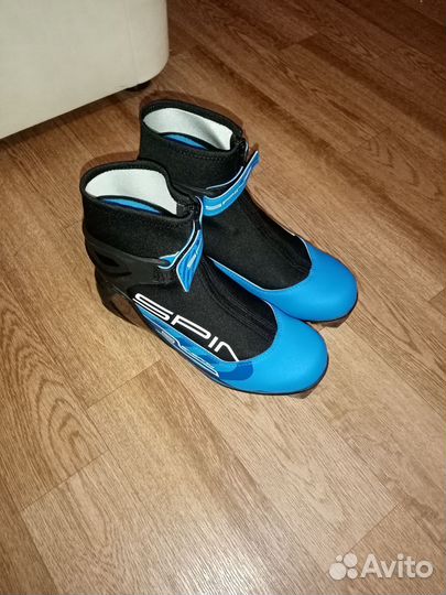 Лыжные ботинки беговые 39