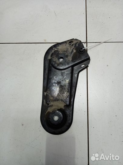 Chevrolet Cruze (J305) l кронштейн передней балки