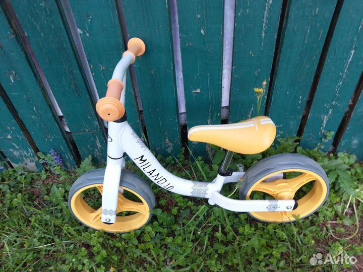 Продаю беговел