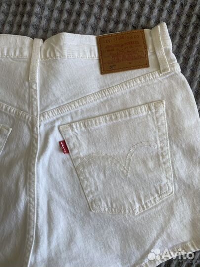 Джинсовые шорты levis