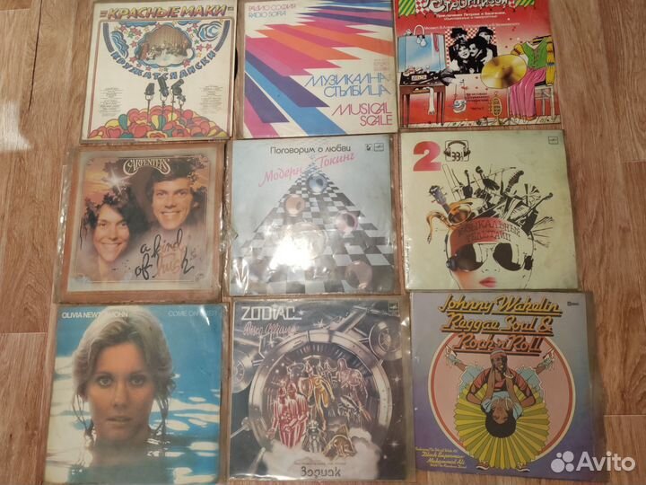 Проигрыватель виниловых пластинок и пластинки