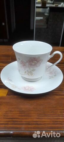 Чашки с блюдцами, 6 чашек, молочник, сахарница