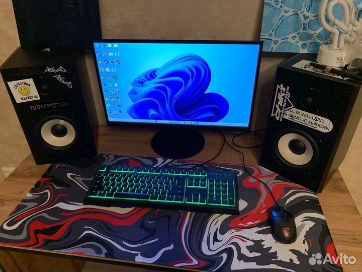 Клавиатура Razer Ornata Chroma RZ03-0204