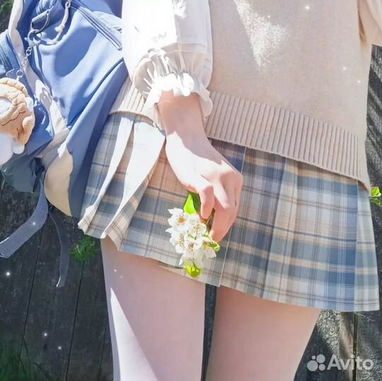 Светло-голубая плиссированная юбка в клетку