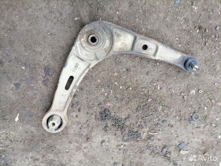 Передние рычаги Рено Лагуна 1