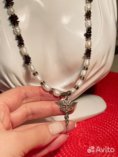 Бусы из натуральных камней новые