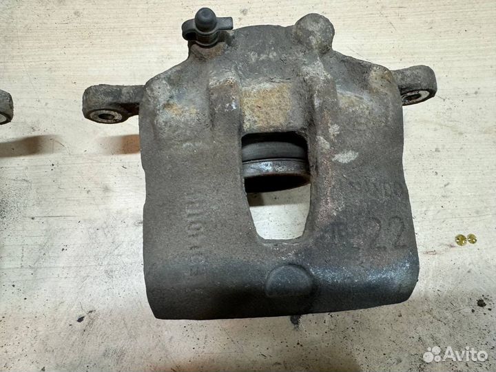 Суппорт правый kia rio 3