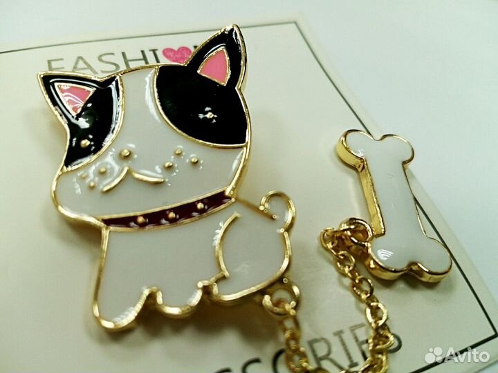 Брошь собака