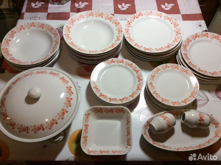 Столовый и чайный сервизы