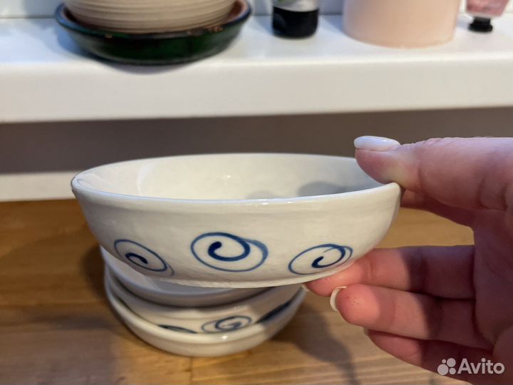 Набор маленьких керамических тарелочек