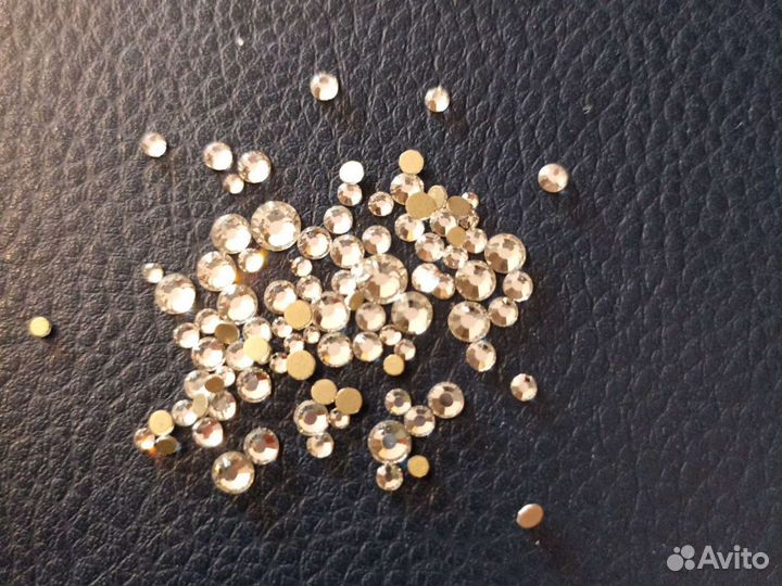 Стразы для маникюра