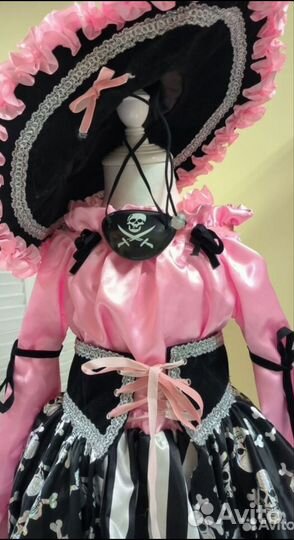 Костюм розовой пиратки