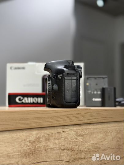 Canon EOS 7D Body / 14.729 кадров