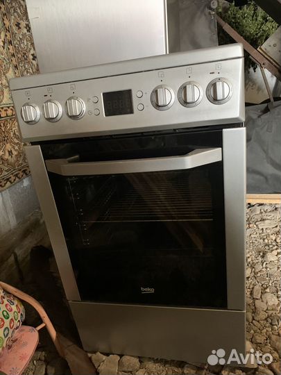 Продам электрическую плиту