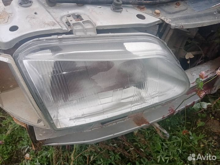 Фара передняя Renault Megane 1