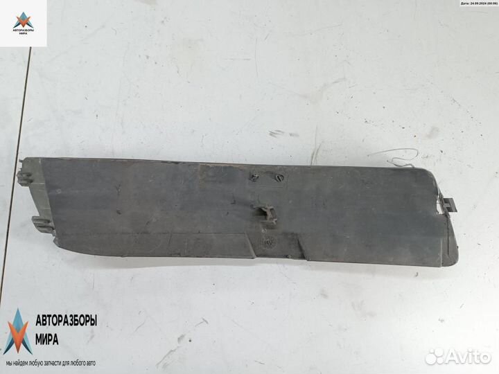 Заглушка (решетка) в бампер Audi A4 B5 1995