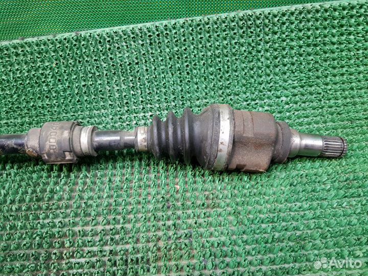 Привод передний правый Toyota Yaris 2 P90 2szfe