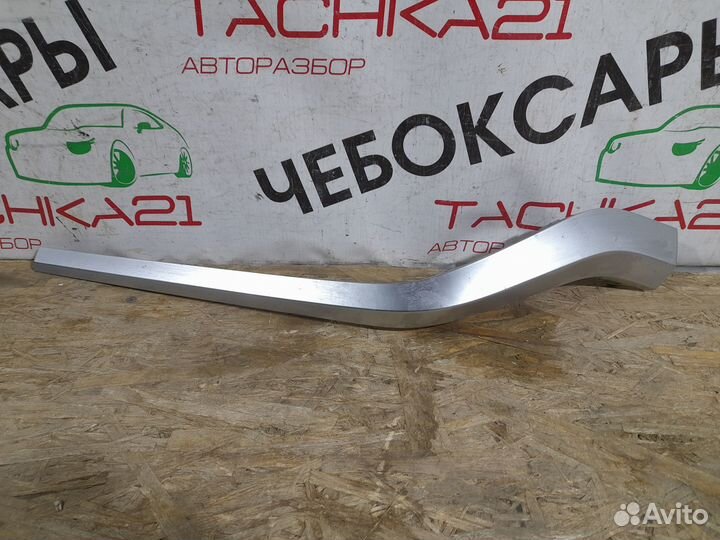 Молдинг переднего бампера левый hyundai Santa Fe 4