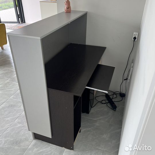 Компьютерный стол, ресепшн