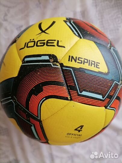 Футбольный мяч