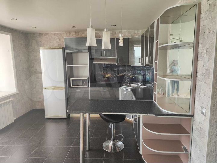 2-к. квартира, 68 м², 4/9 эт.