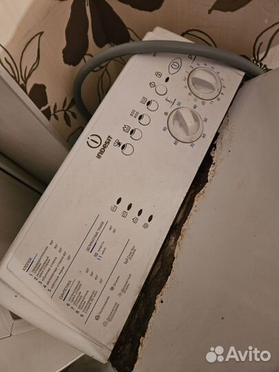 Стираньная машина Indesit witp 827