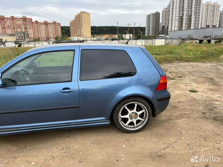 Volkswagen Golf, 1998