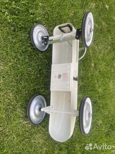 Детский железный бегомобиль
