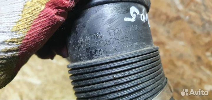 Патрубок воздушного фильтра Opel Astra J GTC 2012