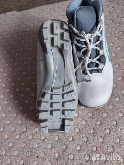 Лыжные ботинки