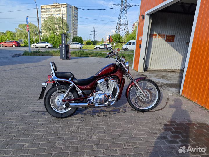 Suzuki Intruder 400