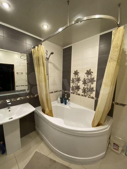 2-к. квартира, 60 м², 2/5 эт.