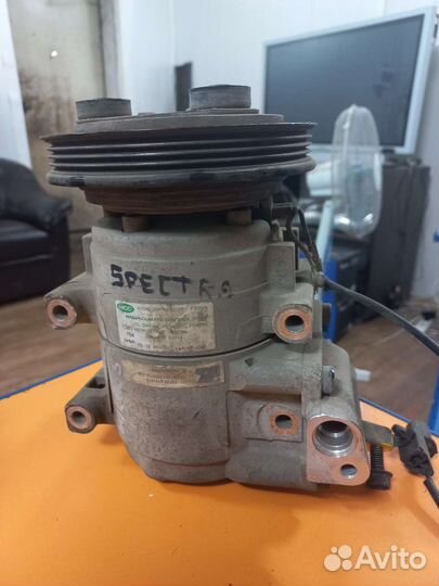 Компрессор кондиционера Kia Spectra