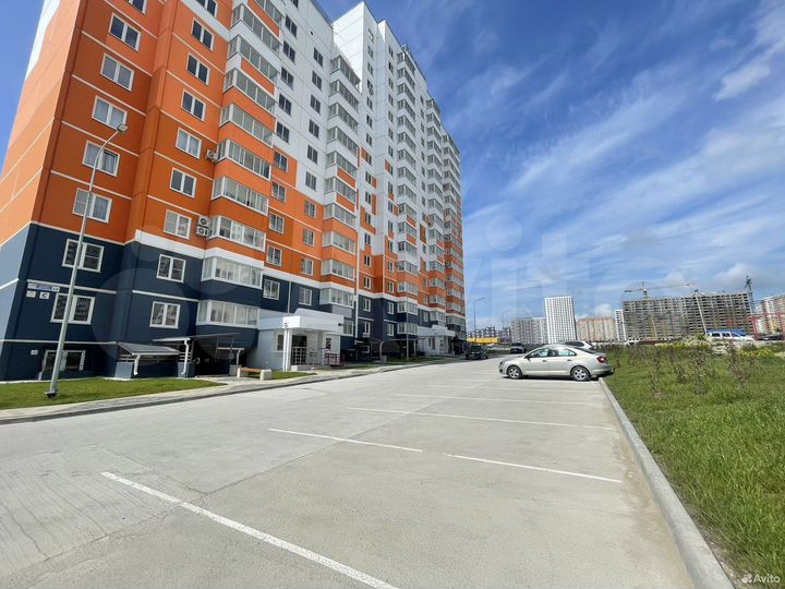 3-к. квартира, 95 м², 14/16 эт.