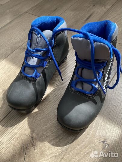 Лыжные ботинки