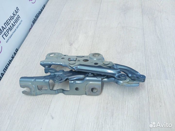 Петля капота правая BMW 5 G30/G31 G30 41007427052