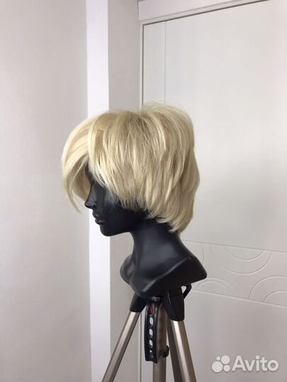 Парик натуральный блонд стрижка