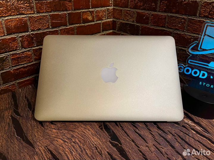 Macbook air 11 i7 256SSD 196 циклов