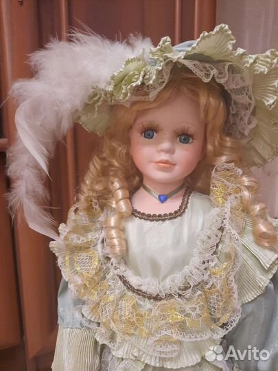 Кукла фарфоровая большая