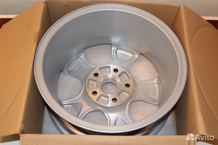 Новый оригинальный диск Skoda, 15