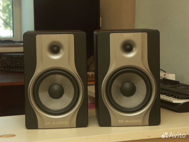 Комплект студийных мониторов M-Audio BX8 + BX5a