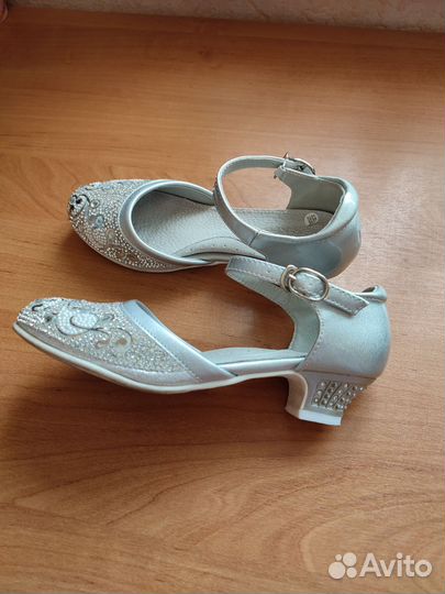 Туфли для девочки размер 34