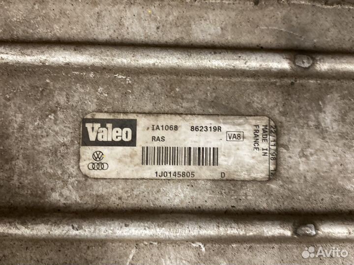 Интеркулер Volkswagen Golf 4 1J0145805D