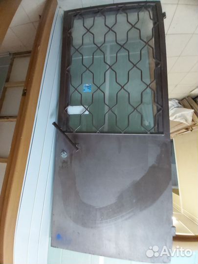 Металлическая дверь б/у